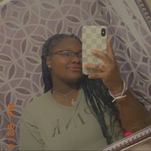 Meet your Posher, Christina